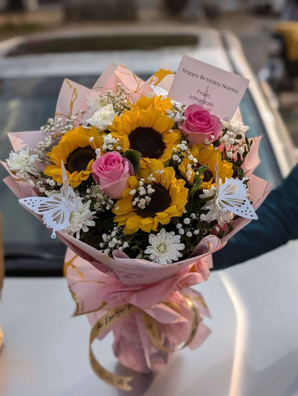 Blush Bloom – Cute Floral Bouquet