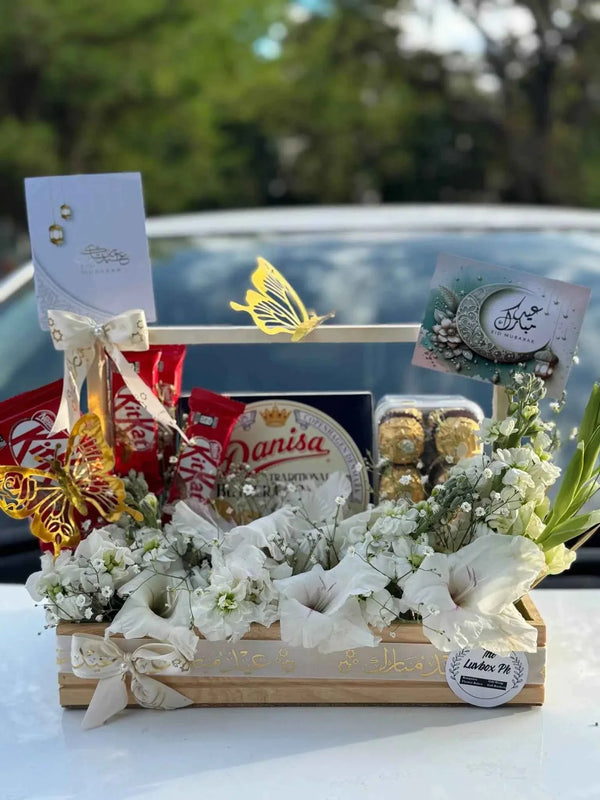 Eid Floral Snack Tray – Wooden Tray with Flowers & Treats