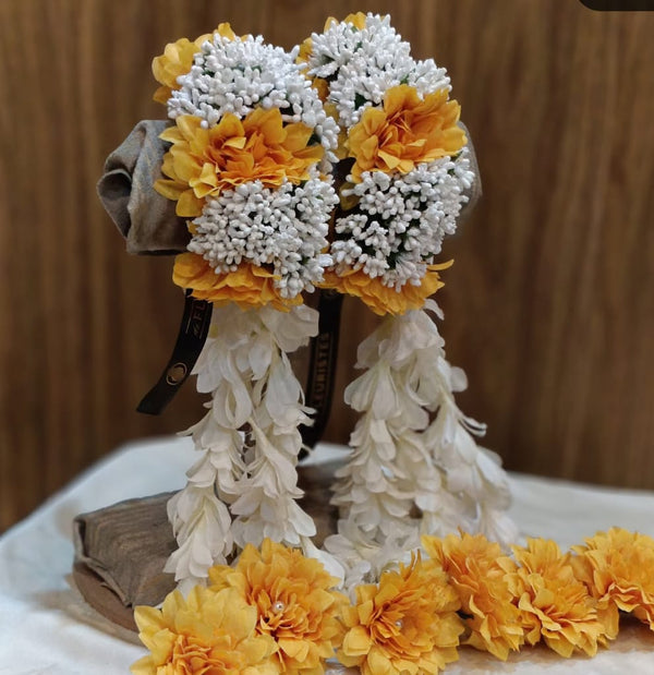 🌼 Yellow & White Floral Gajray for Mehndi 🤍  Description