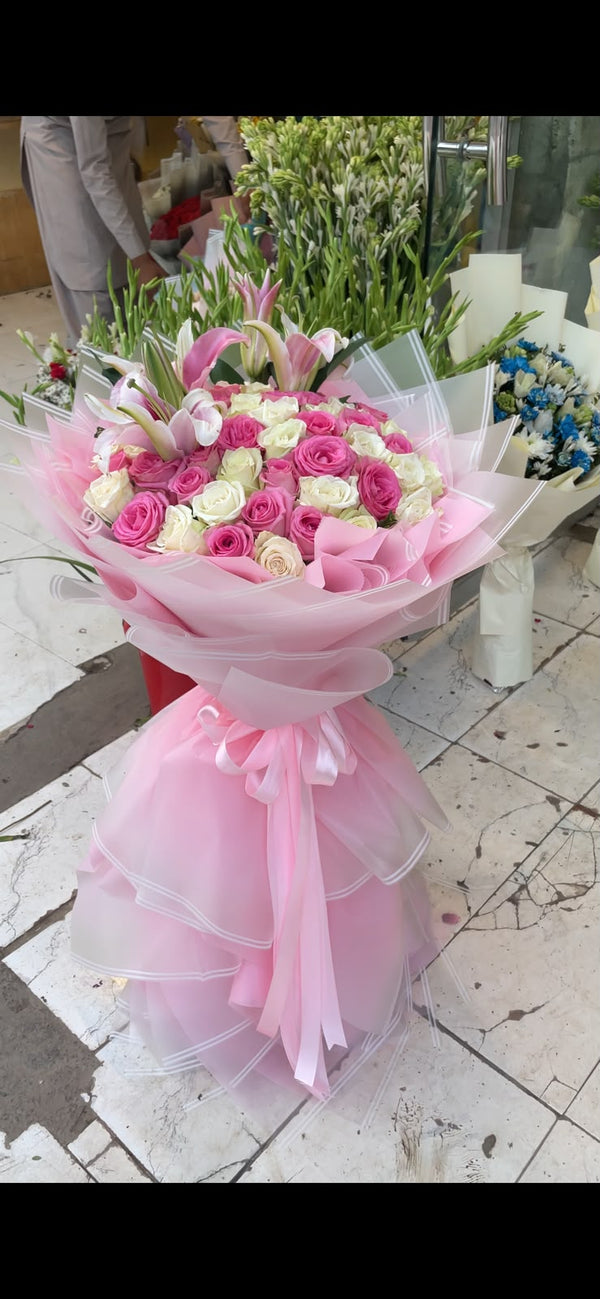 🌸 Pink & White Roses Bouquet with Lilies 💐