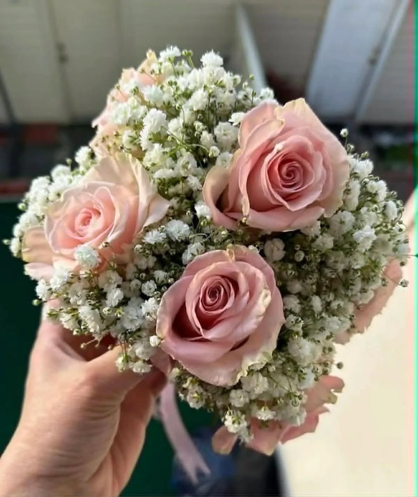 Blush Grace 💖 Mother’s Day Rose & Baby’s Breath Gajra Pair